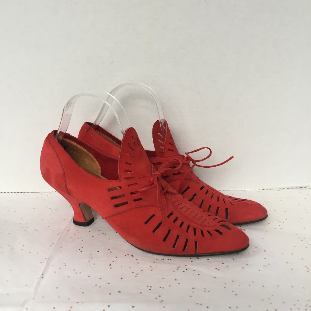 Vintage Norma Kamali Red Suede Laser Cut Oxford 8M - Picture 1 of 8